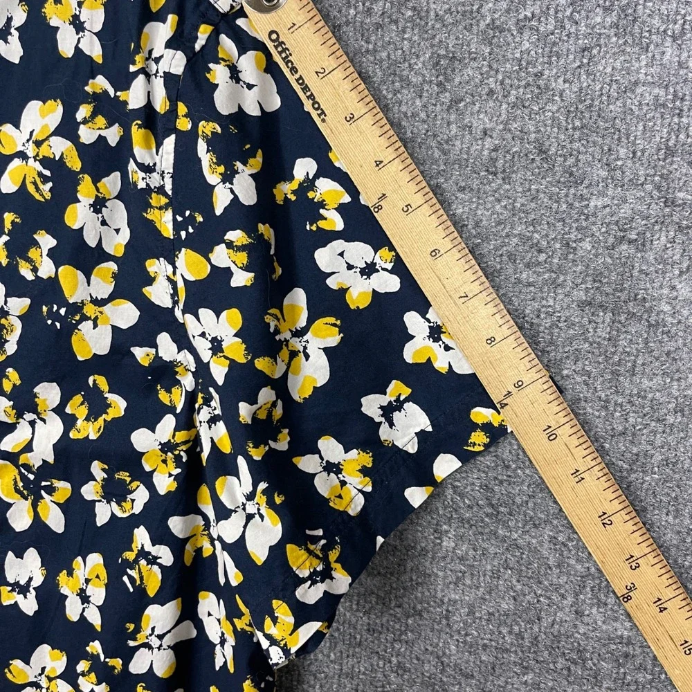 Banana Republic item comes